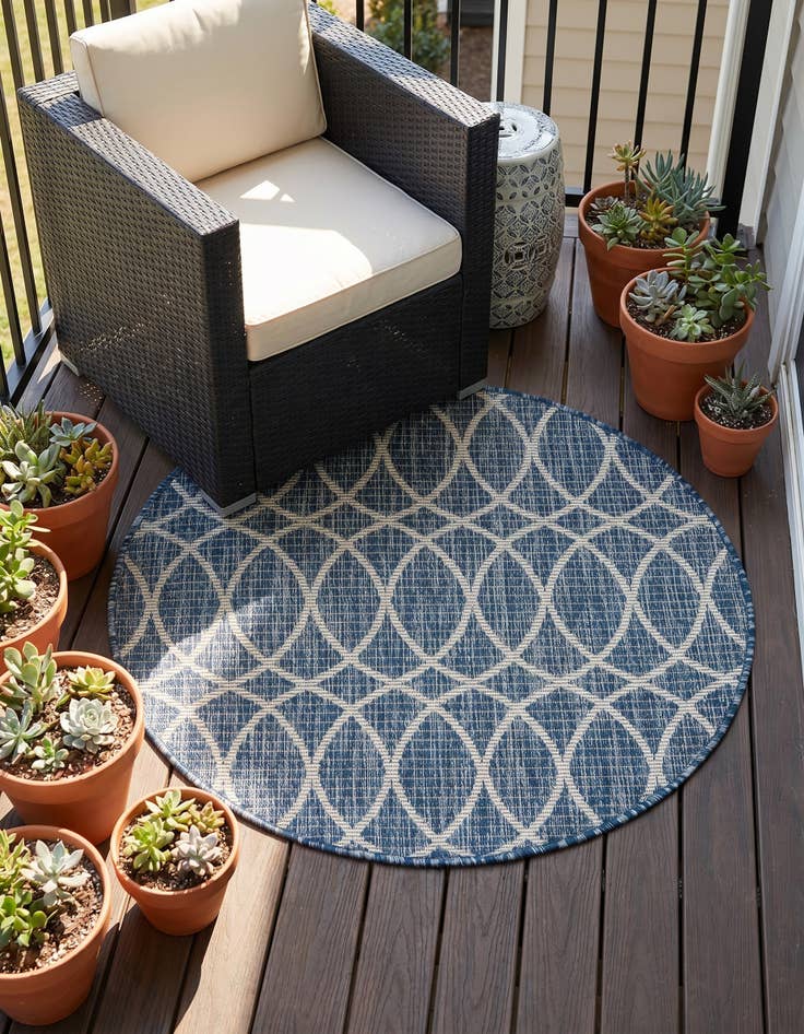 Detail image of 3' x 3' Easy-Clean Trellis Indoor / Outdoor Round Rug