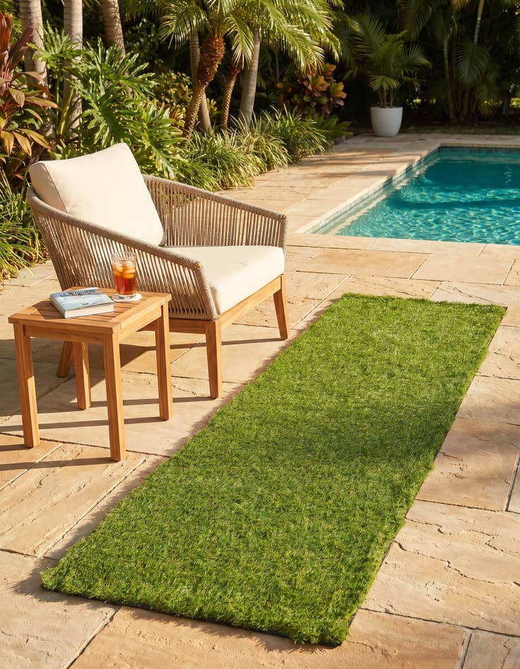 Detail image of 2' x 5' Easy-Clean Grass Indoor / Outdoor Runner Rug