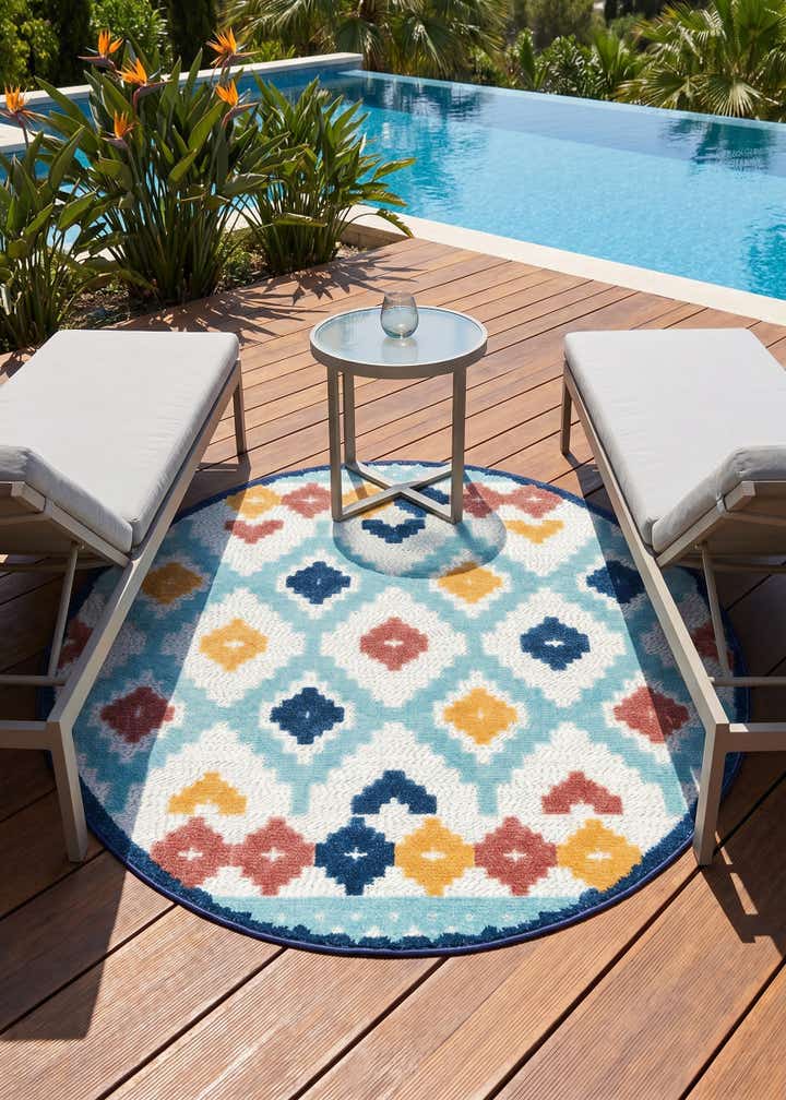 5' 3 x 5' 3 Easy-Clean Belize Indoor / Outdoor Round Rug