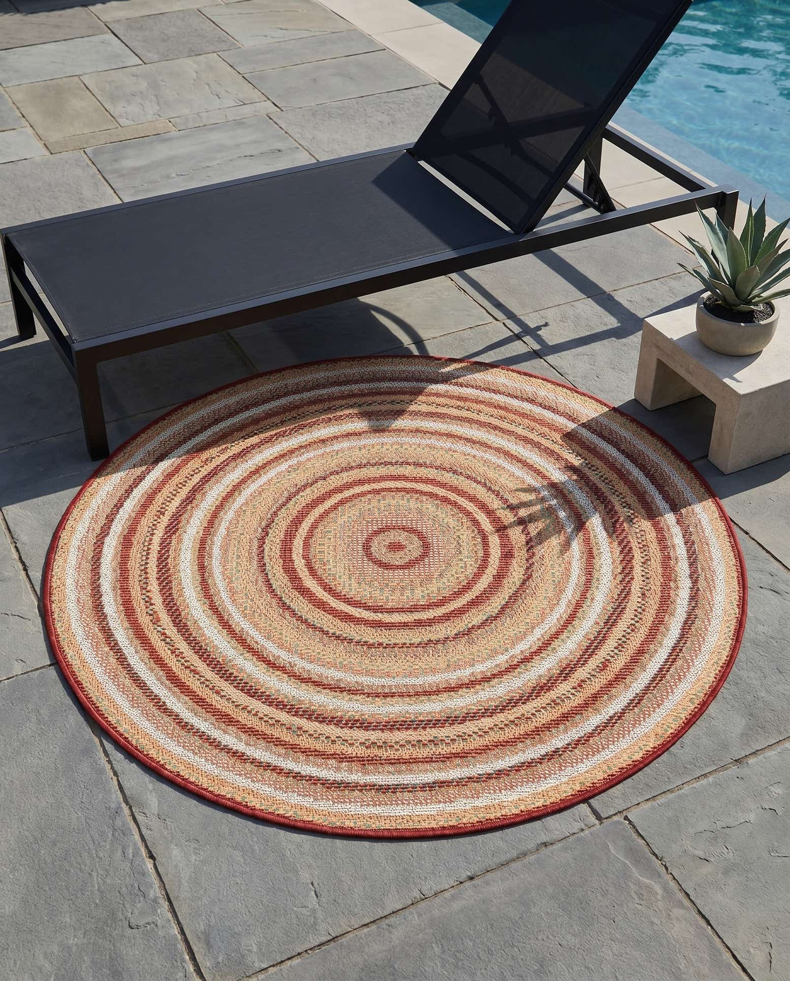 4' x 4' Easy-Clean Baja Indoor / Outdoor Round Rug