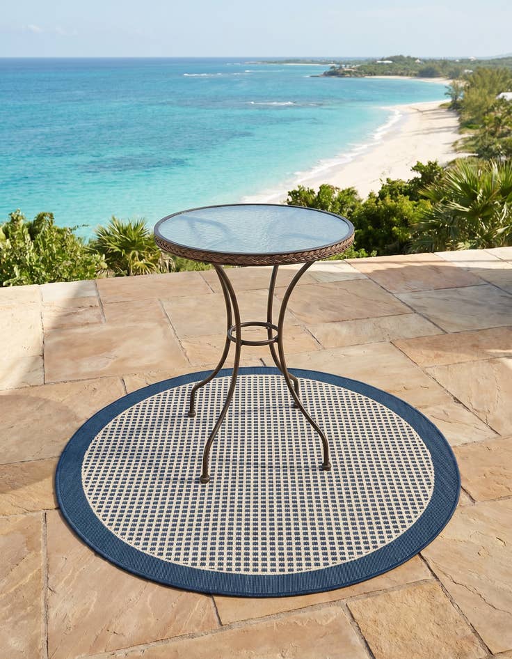 Detail image of 3' x 3' Easy-Clean Border Indoor / Outdoor Round Rug