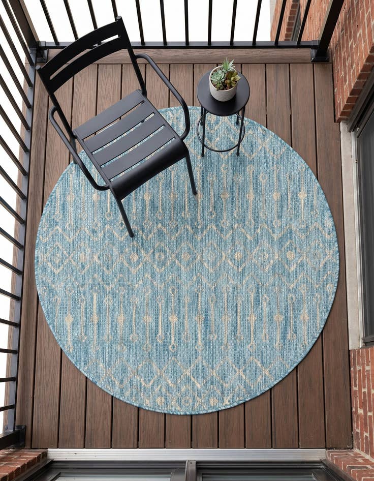Detail image of 4' x 4' Easy-Clean Trellis Indoor / Outdoor Round Rug