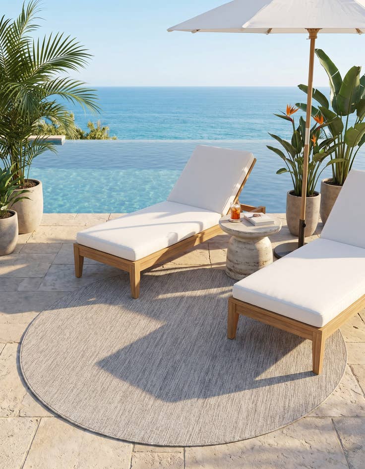 Detail image of 6' x 6' Easy-Clean Solid Indoor / Outdoor Round Rug