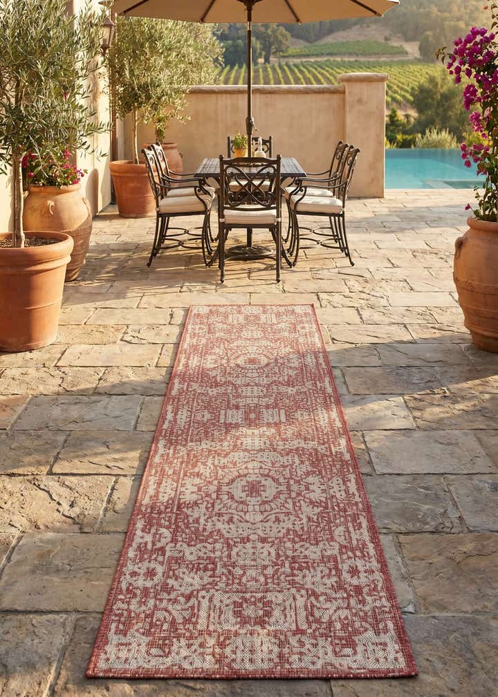 2' 7 x 10' Easy-Clean Traditional Indoor / Outdoor Runner Rug