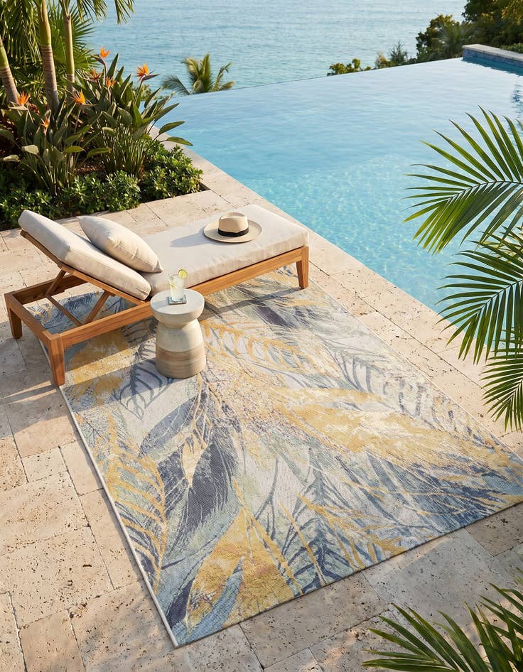 Detail image of 4' x 6' Easy-Clean Botanical Indoor / Outdoor Rug