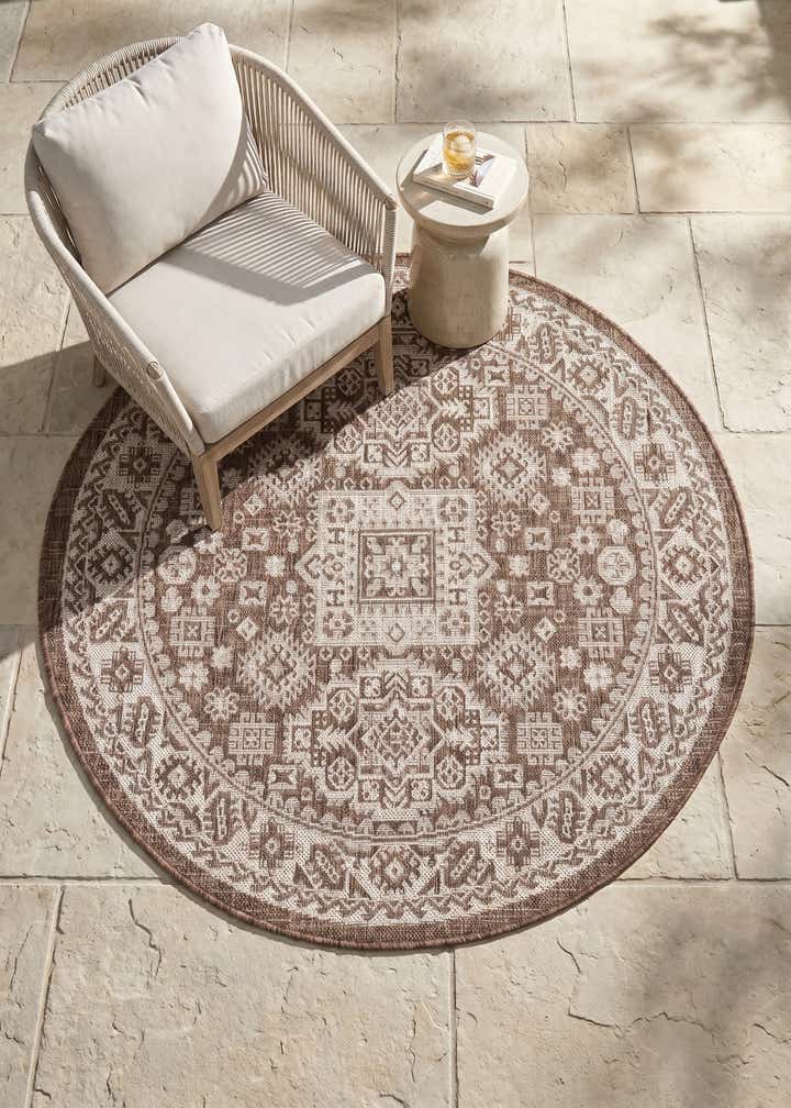 4' x 4' Easy-Clean Aztec Indoor / Outdoor Round Rug