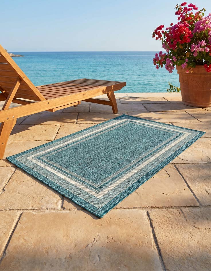 Detail image of 3' x 5' 3 Easy-Clean Border Indoor / Outdoor Rug