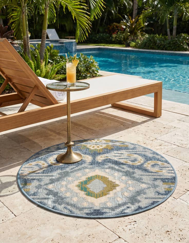 Detail image of 2' 7 x 2' 7 Easy-Clean Modern Indoor / Outdoor Round Rug