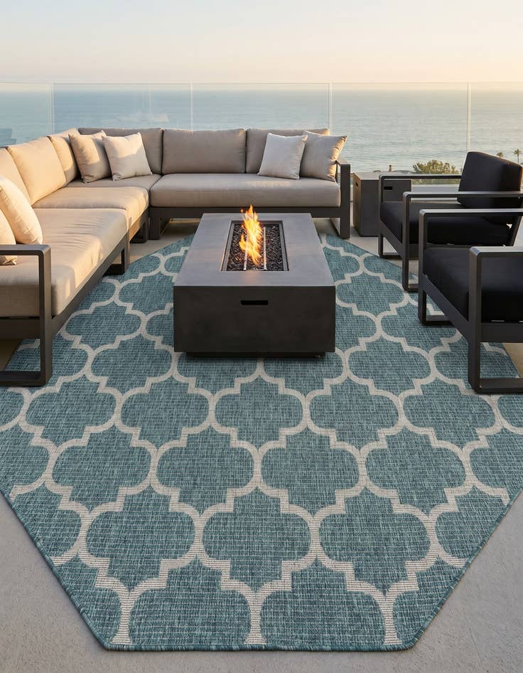 Detail image of 7' 10 x 7' 10 Easy-Clean Lattice Indoor / Outdoor Octagon Rug