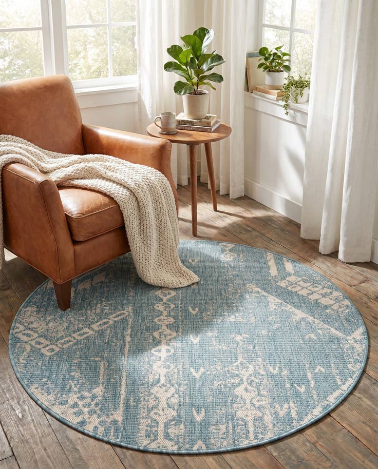 Detail image of 4' x 4' Easy-Clean Bohemian Indoor / Outdoor Round Rug