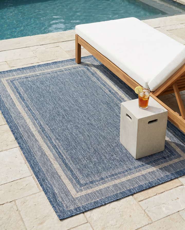 3' x 5' 3 Easy-Clean Border Indoor / Outdoor Rug