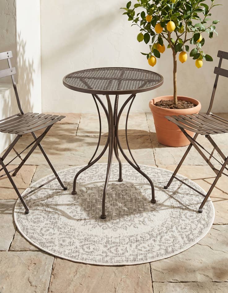 Detail image of 3' x 3' Easy-Clean Traditional Indoor / Outdoor Round Rug