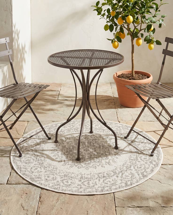 Detail image of 3' x 3' Easy-Clean Traditional Indoor / Outdoor Round Rug
