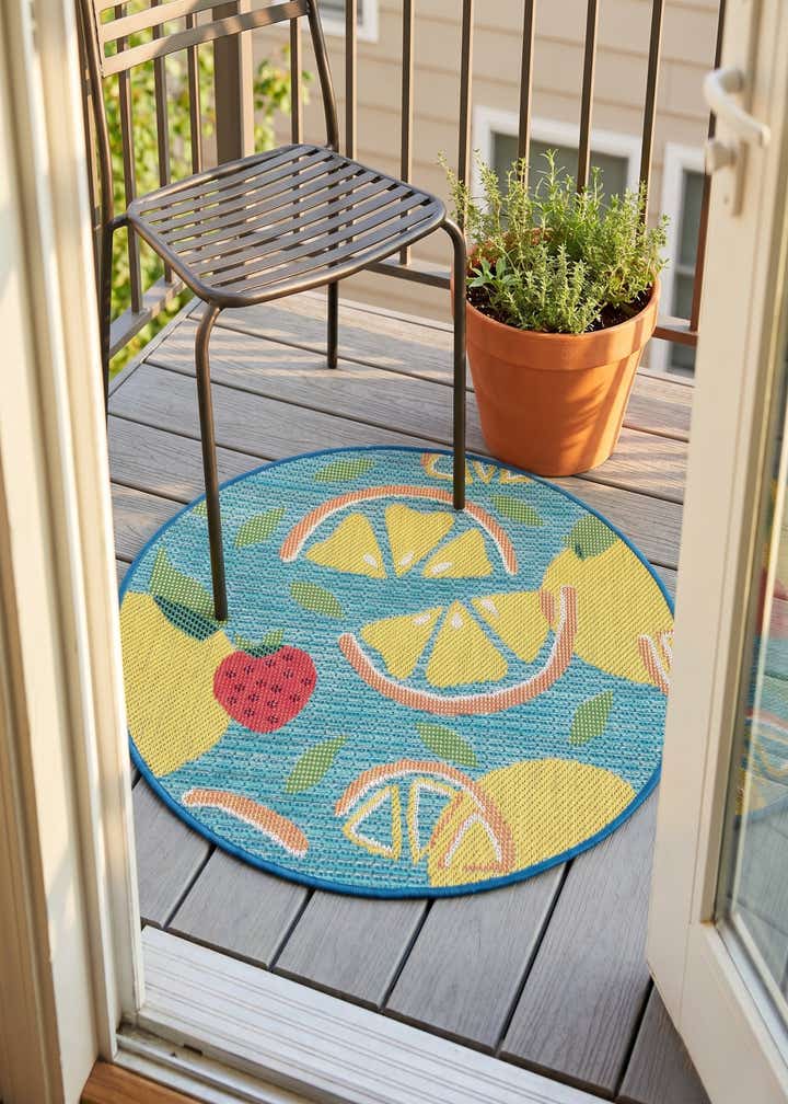 3' 3 x 3' 3 Easy-Clean Baja Indoor / Outdoor Round Rug