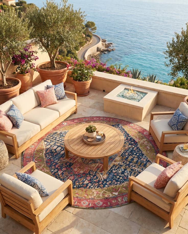 Detail image of 10' x 10' Easy-Clean Traditional Indoor / Outdoor Round Rug