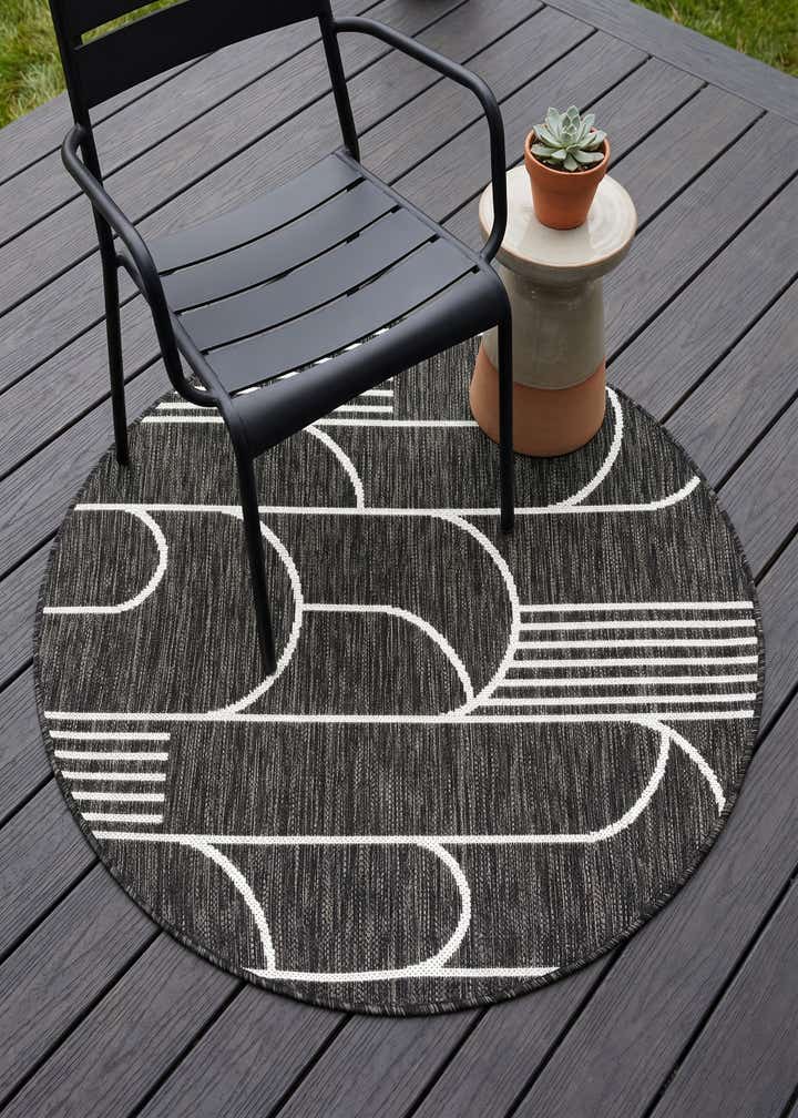 3' 1 x 3' 1 Easy-Clean Modern Indoor / Outdoor Round Rug
