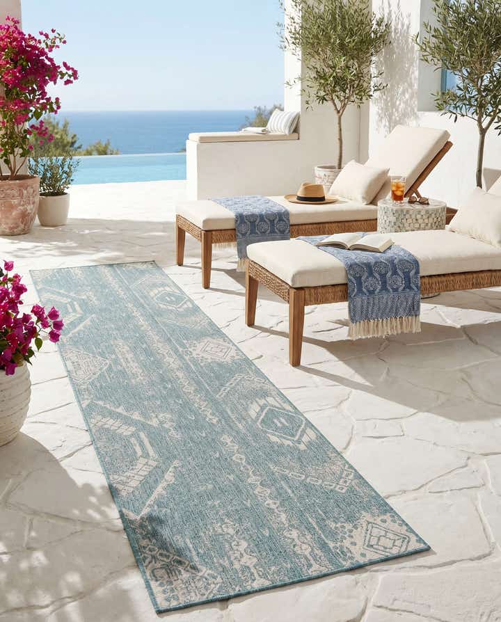 3' 3 x 14' Easy-Clean Bohemian Indoor / Outdoor Runner Rug