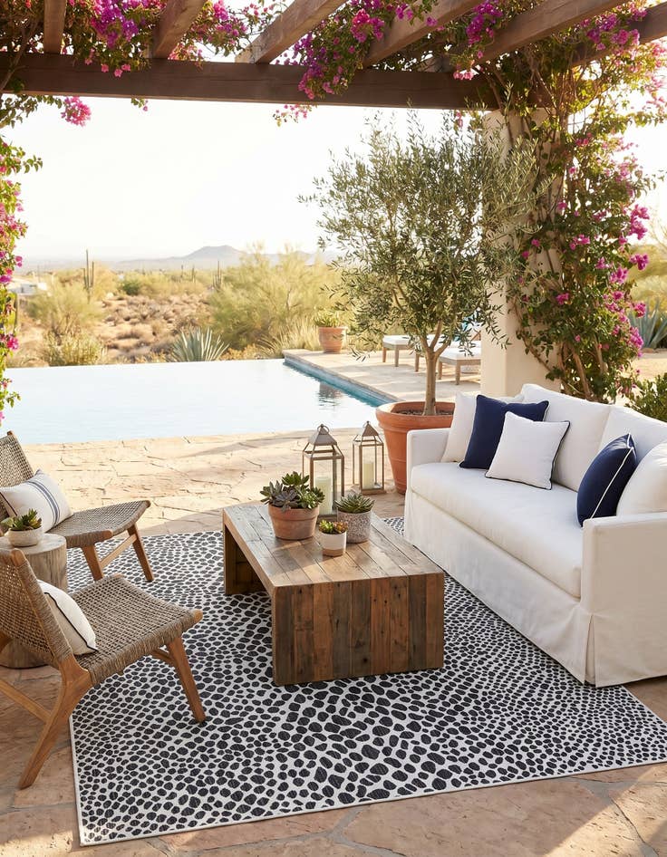 Detail image of 7' 10 x 11' Easy-Clean Jill Zarin Cape Town Indoor / Outdoor Rug