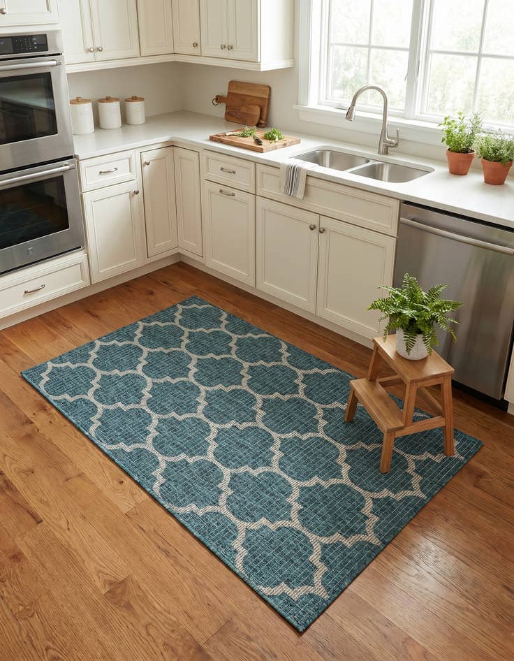 Detail image of 3' x 5' 3 Easy-Clean Trellis Indoor / Outdoor Rug