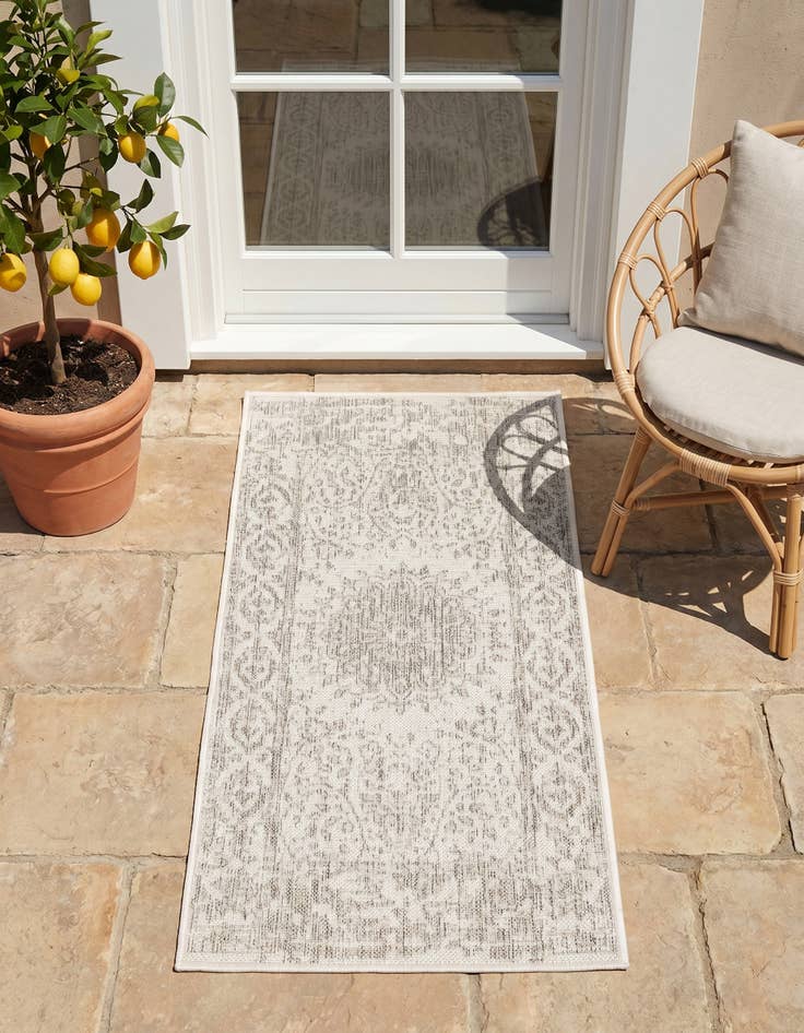 Detail image of 2' x 4' Easy-Clean Traditional Indoor / Outdoor Runner Rug