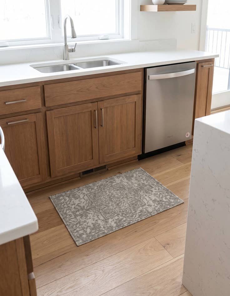 Detail image of 2' x 3' Easy-Clean Jill Zarin Dubai Indoor / Outdoor Rug