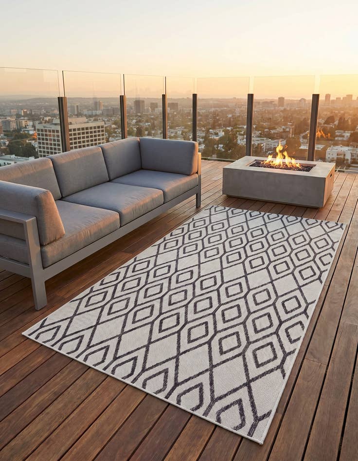 Detail image of 5' 3 x 8' Easy-Clean Jill Zarin Turks and Caicos Indoor / Outdoor Rug