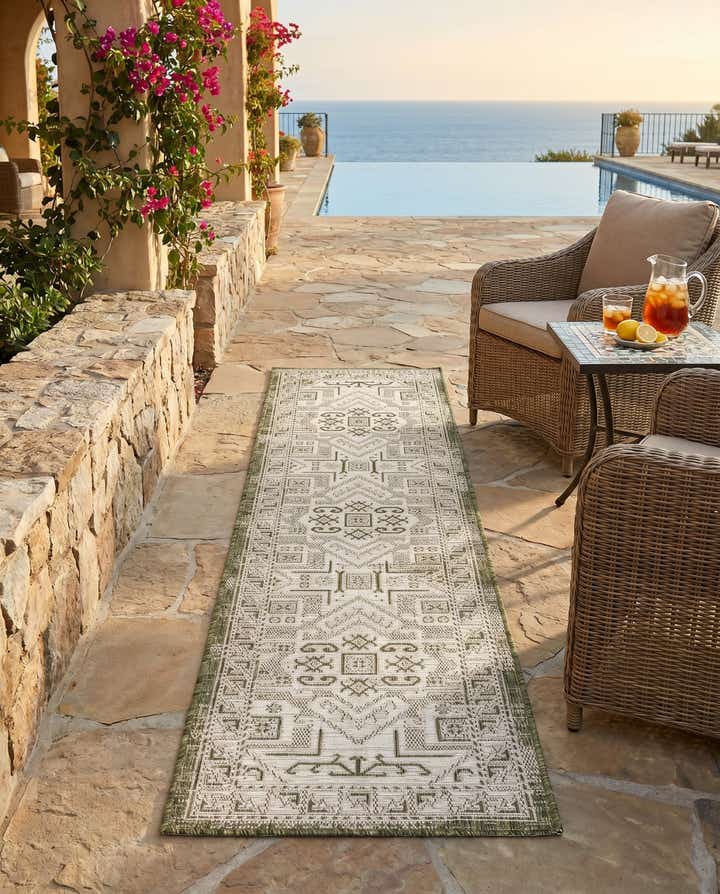 2' x 8' Easy-Clean Aztec Indoor / Outdoor Runner Rug