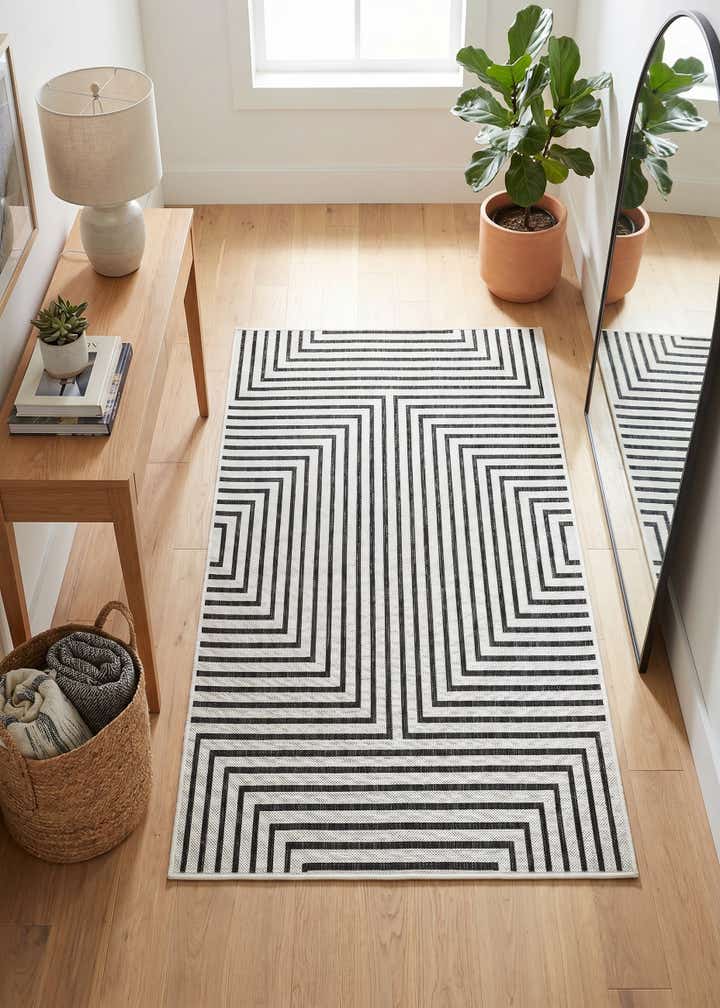 4' x 6' Easy-Clean Modern Indoor / Outdoor Rug