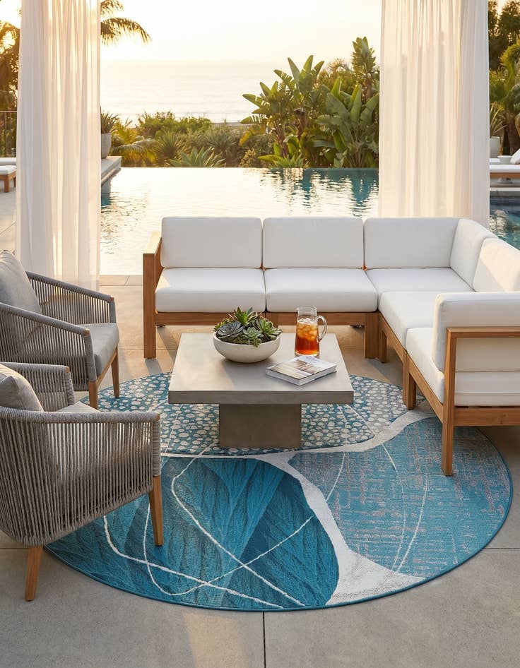 Detail image of 6' 1 x 6' 1 Easy-Clean Modern Indoor / Outdoor Round Rug
