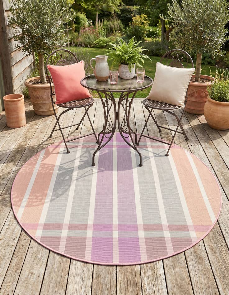 Detail image of 4' x 4' Easy-Clean Striped Indoor / Outdoor Round Rug
