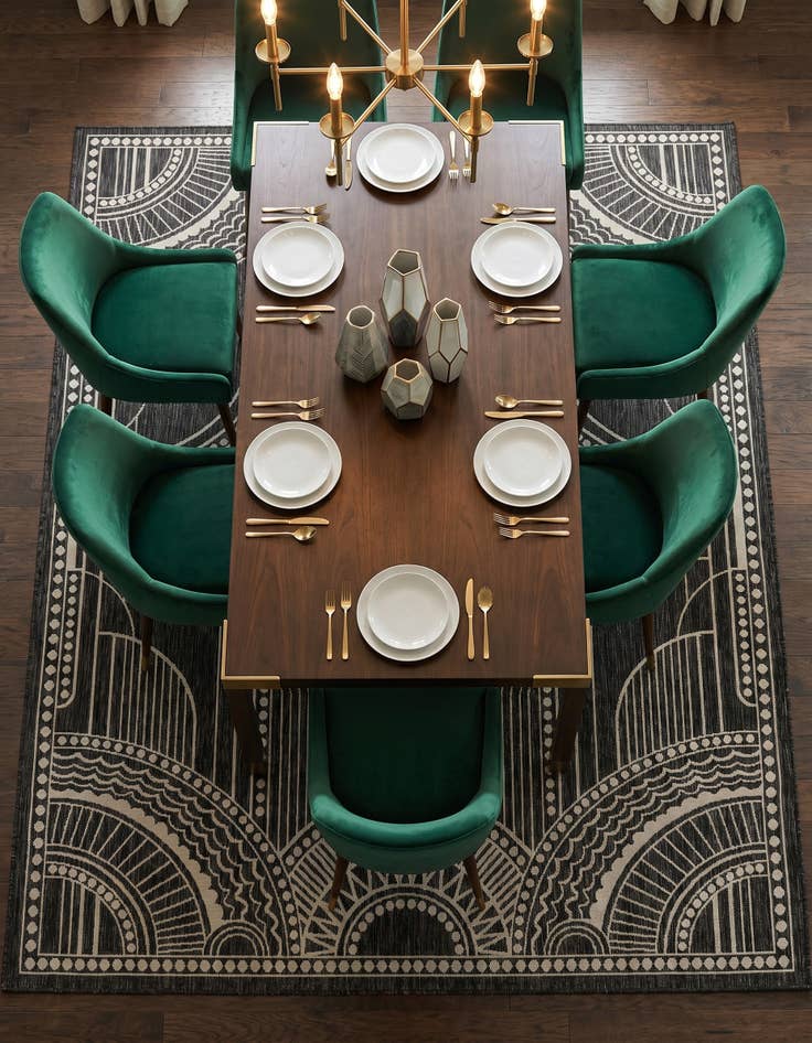 Detail image of 7' 10 x 10' Easy-Clean Traditional Indoor / Outdoor Rug