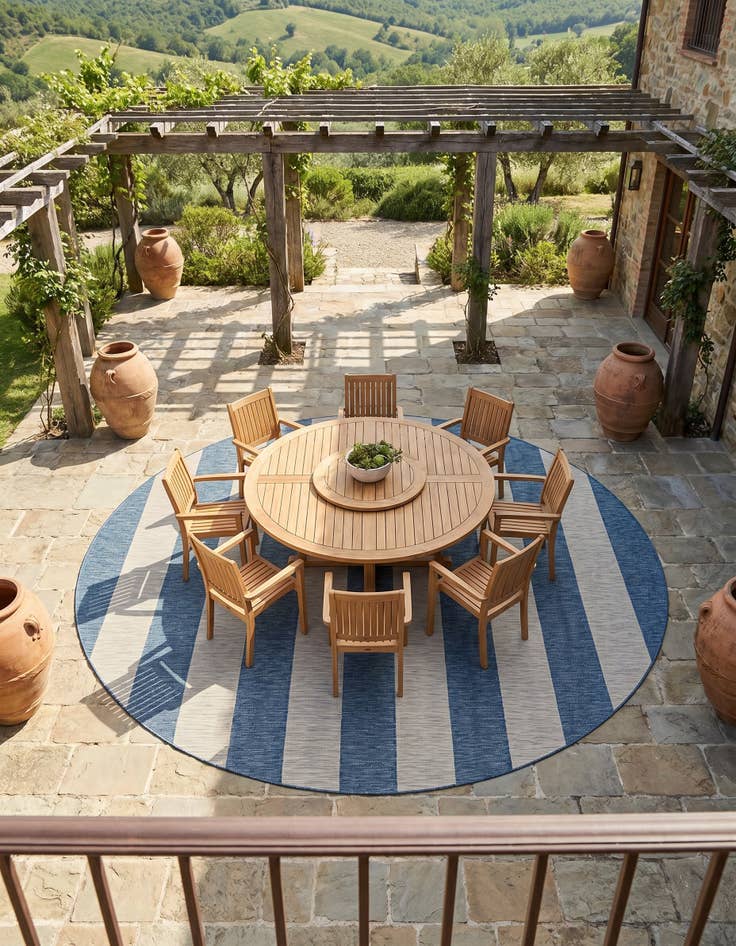 Detail image of 13' x 13' Easy-Clean Striped Indoor / Outdoor Round Rug