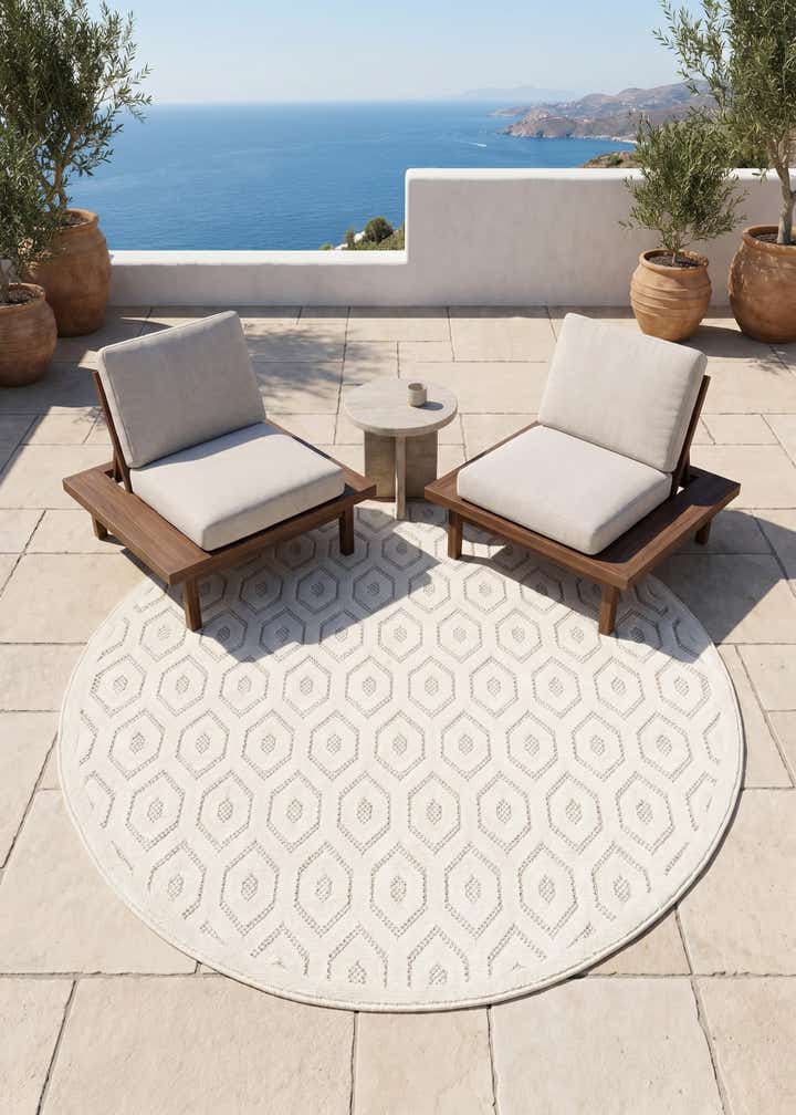 5' 3 x 5' 3 Easy-Clean Trellis Textured Indoor / Outdoor Round Rug