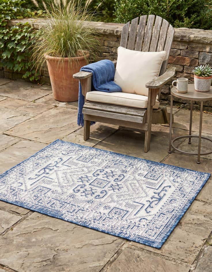 Detail image of 2' x 3' Easy-Clean Aztec Indoor / Outdoor Rug