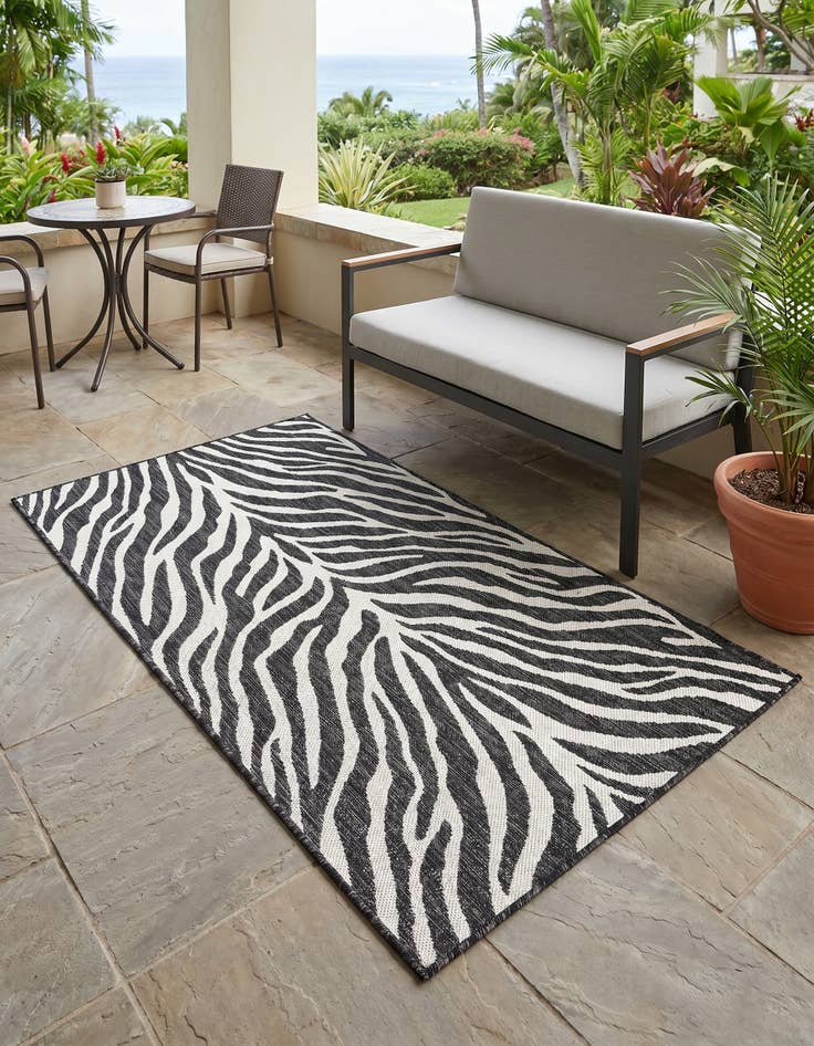 Detail image of 3' x 5' 3 Easy-Clean Safari Indoor / Outdoor Rug