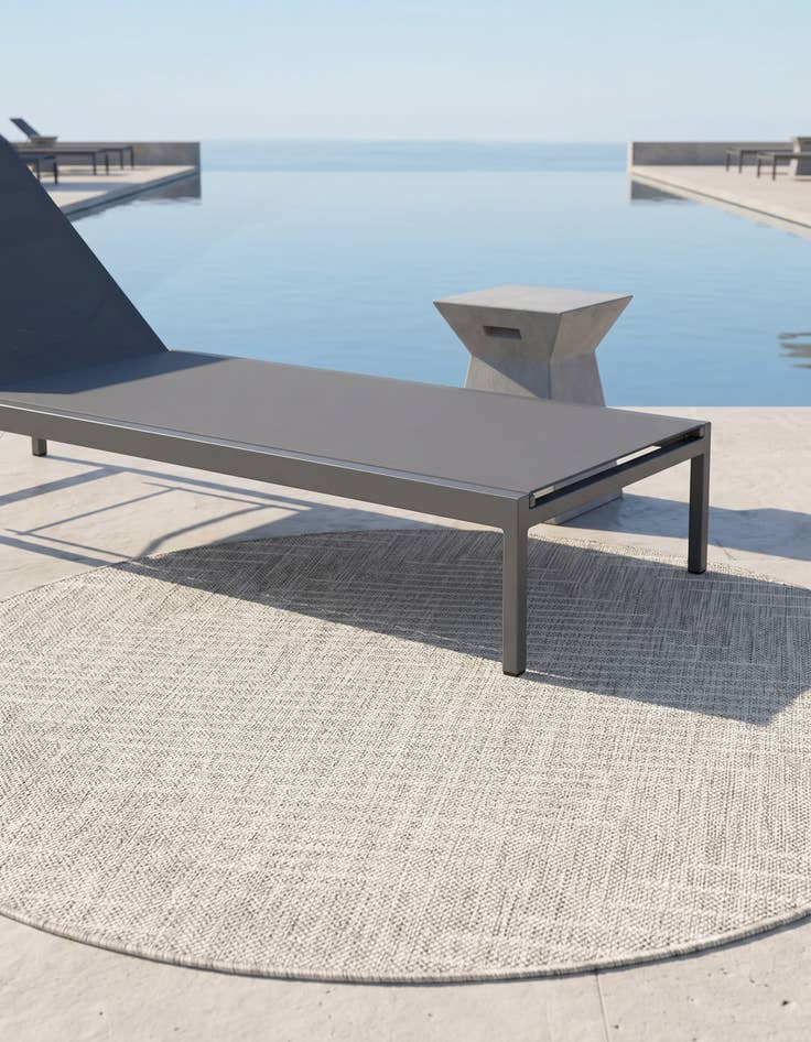 Detail image of 4' x 4' Easy-Clean Modern Indoor / Outdoor Round Rug