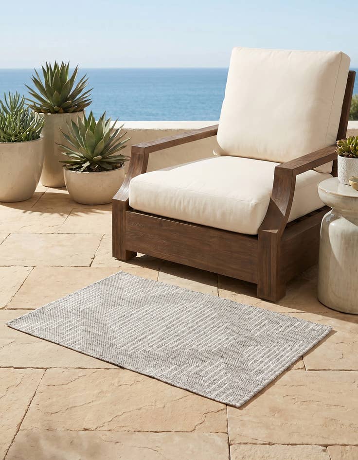 Detail image of 2' x 3' Easy-Clean Modern Indoor / Outdoor Rug
