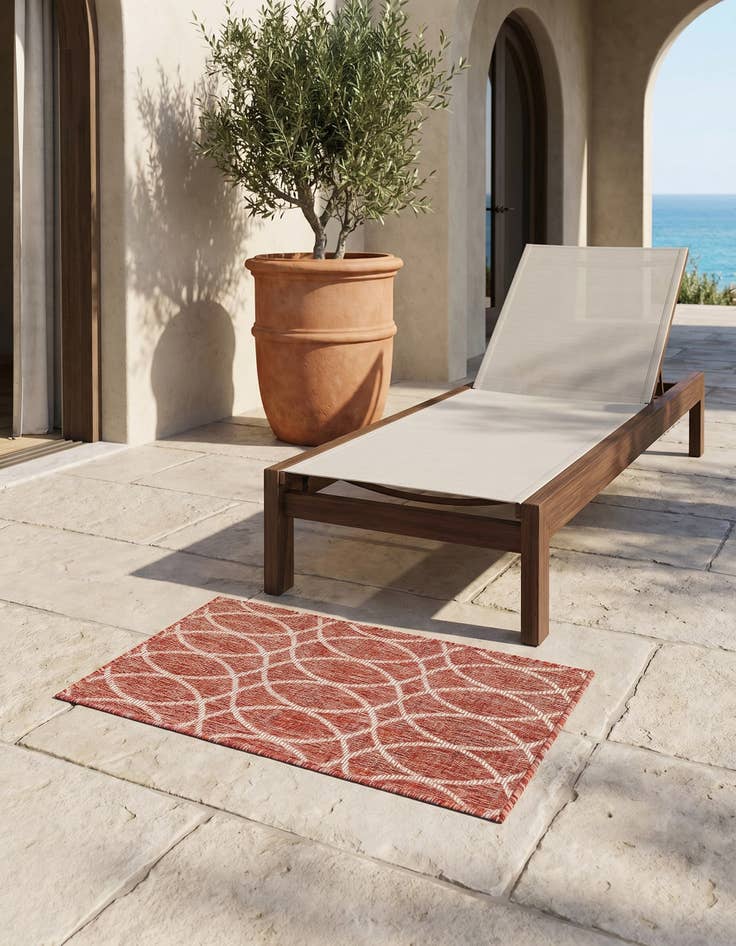 Detail image of 2' x 3' Easy-Clean Trellis Indoor / Outdoor Rug