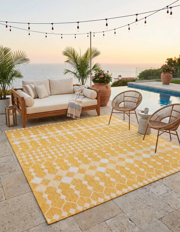 Detail image of 10' x 10' Easy-Clean Lattice Indoor / Outdoor Square Rug