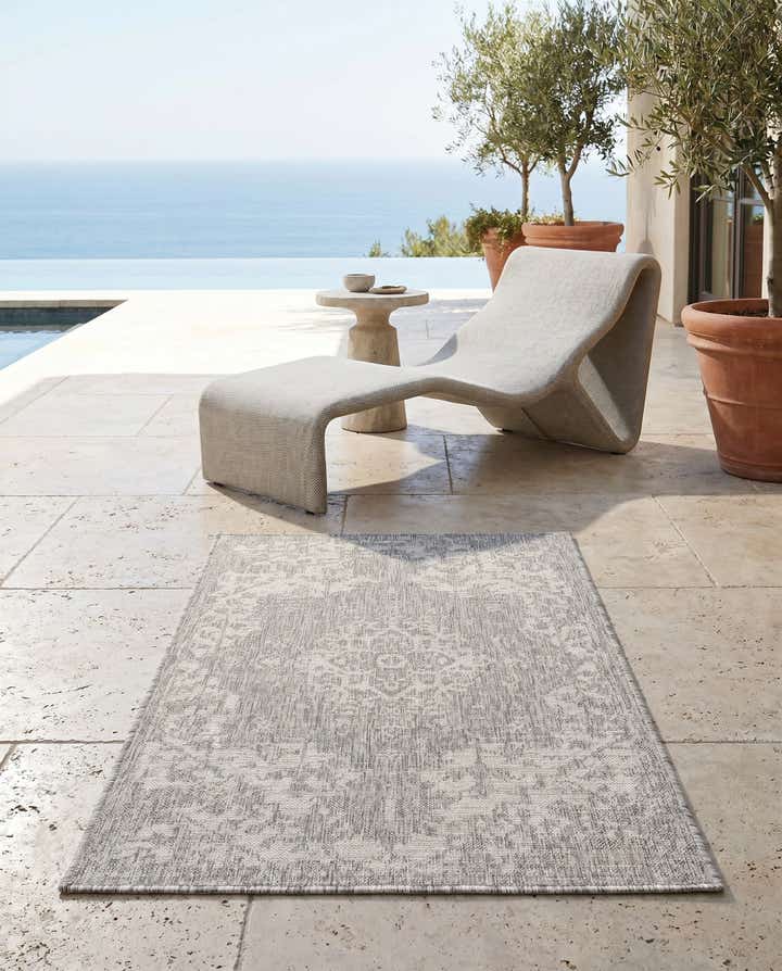 3' x 5' 3 Easy-Clean Jill Zarin Dubai Indoor / Outdoor Rug