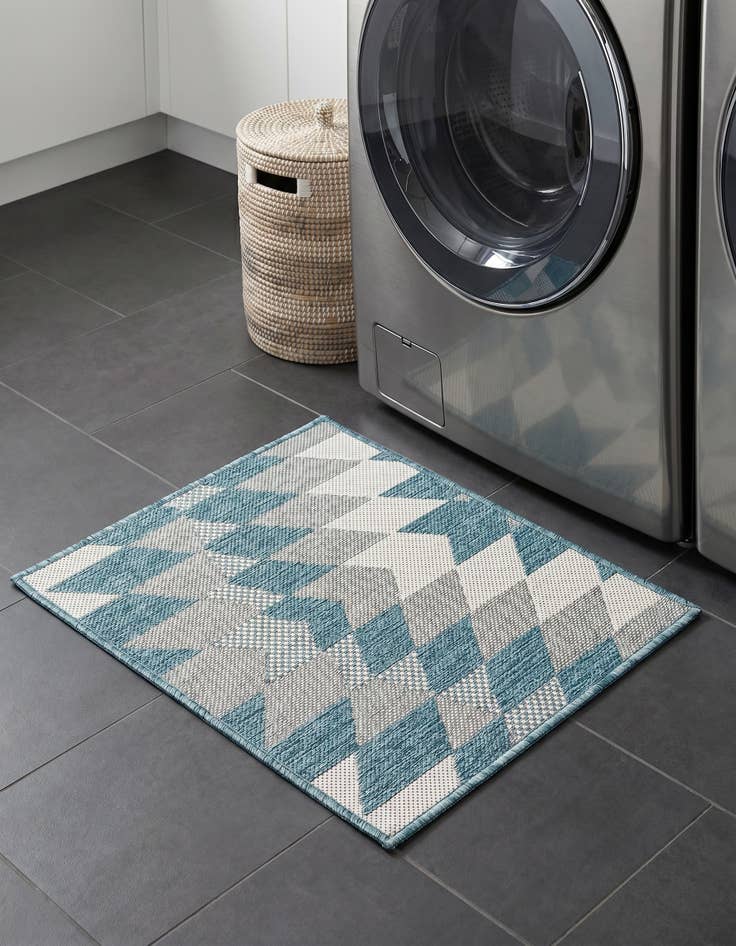 Detail image of 2' x 3' Easy-Clean Modern Indoor / Outdoor Rug