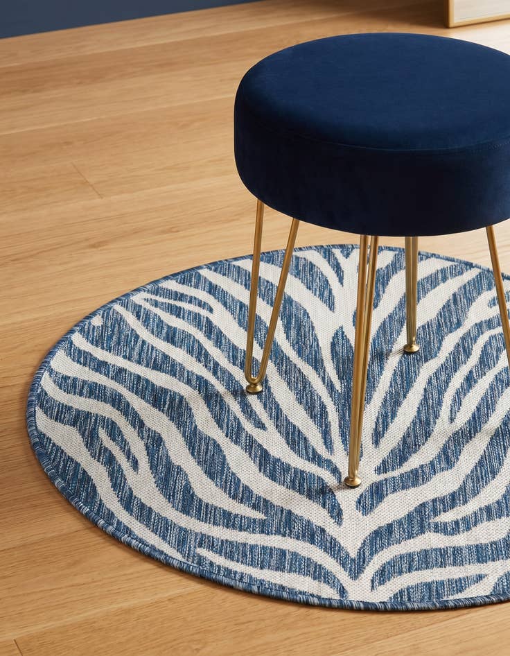 Detail image of 3' x 3' Easy-Clean Safari Indoor / Outdoor Round Rug