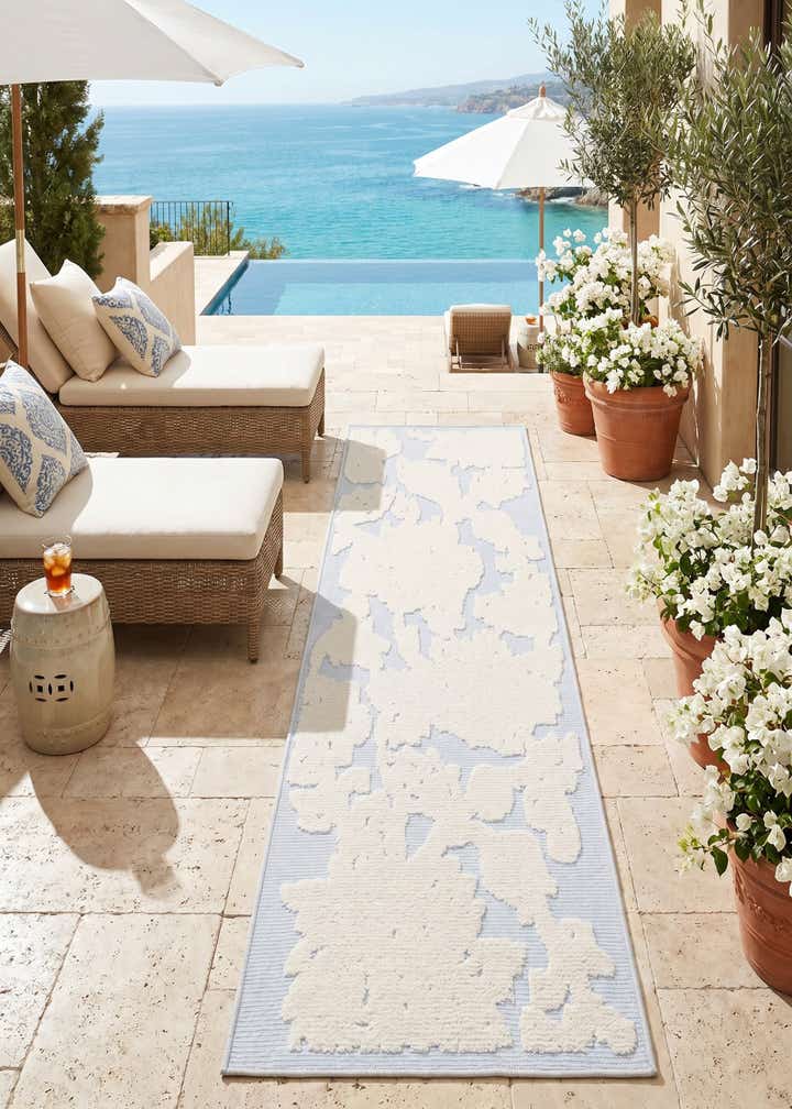 2' x 6' Easy-Clean Aruba Indoor / Outdoor Runner Rug