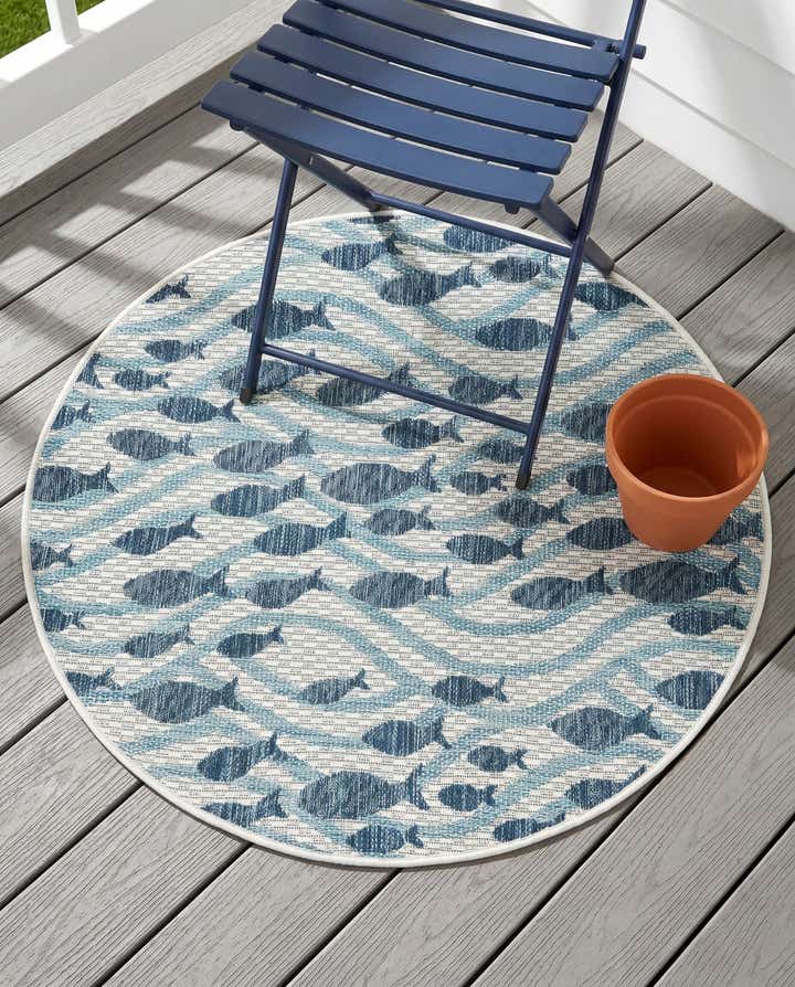 3' 1 x 3' 1 Easy-Clean Coastal Indoor / Outdoor Round Rug