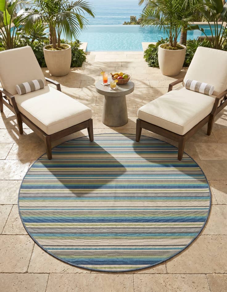 Detail image of 6' x 6' Easy-Clean Baja Indoor / Outdoor Round Rug