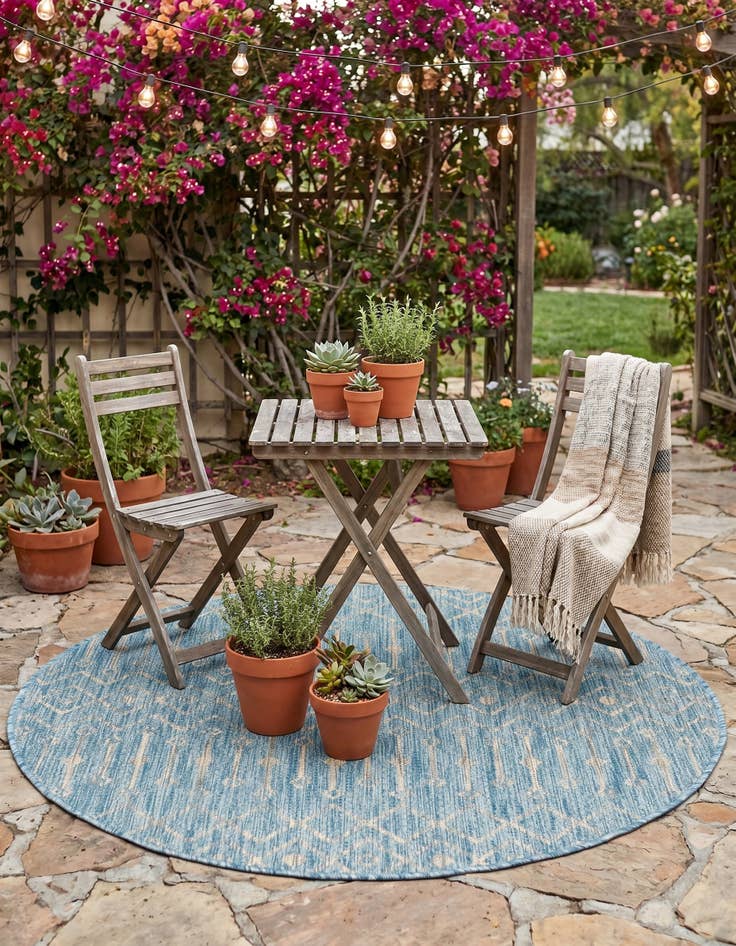 Detail image of 4' x 4' Easy-Clean Trellis Indoor / Outdoor Round Rug