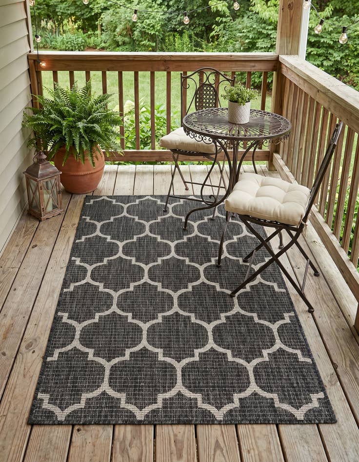 Detail image of 3' x 5' 3 Easy-Clean Trellis Indoor / Outdoor Rug