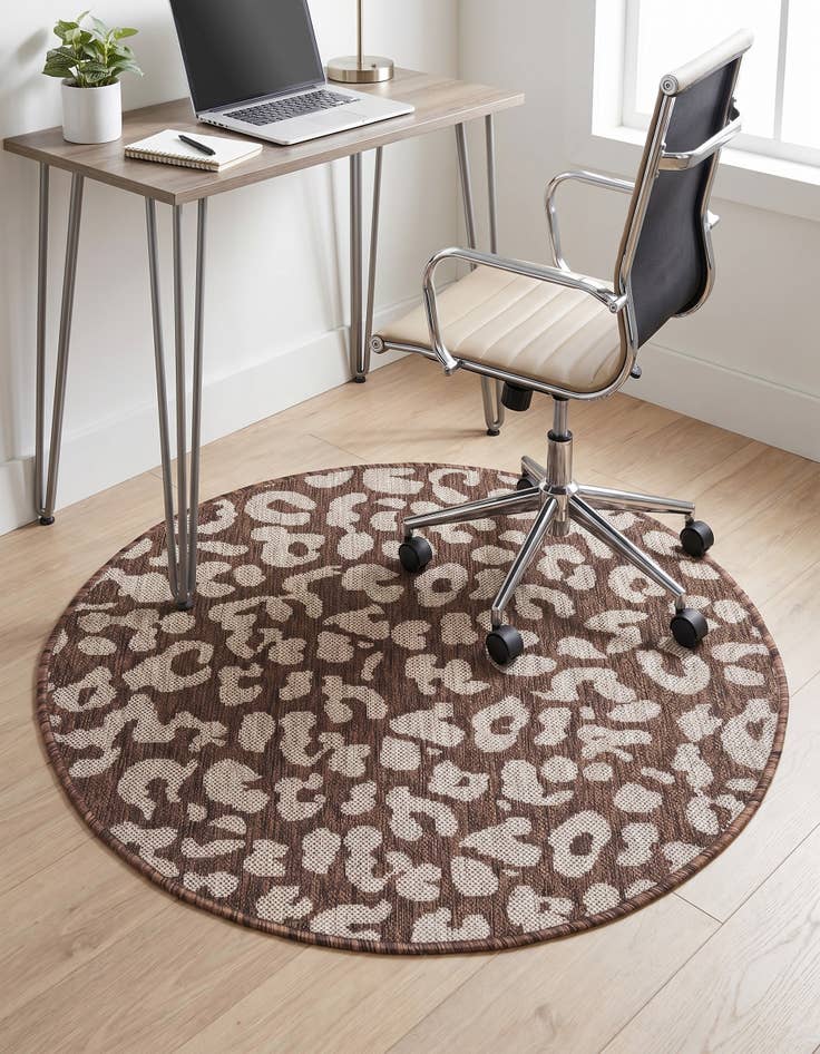 Detail image of 3' x 3' Easy-Clean Safari Indoor / Outdoor Round Rug