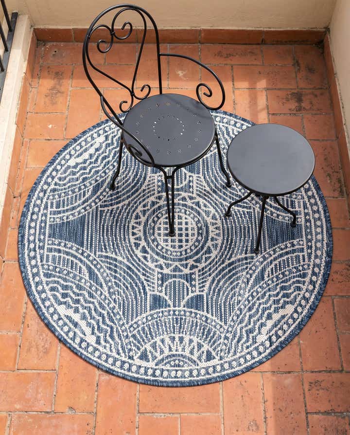 3' x 3' Easy-Clean Traditional Indoor / Outdoor Round Rug