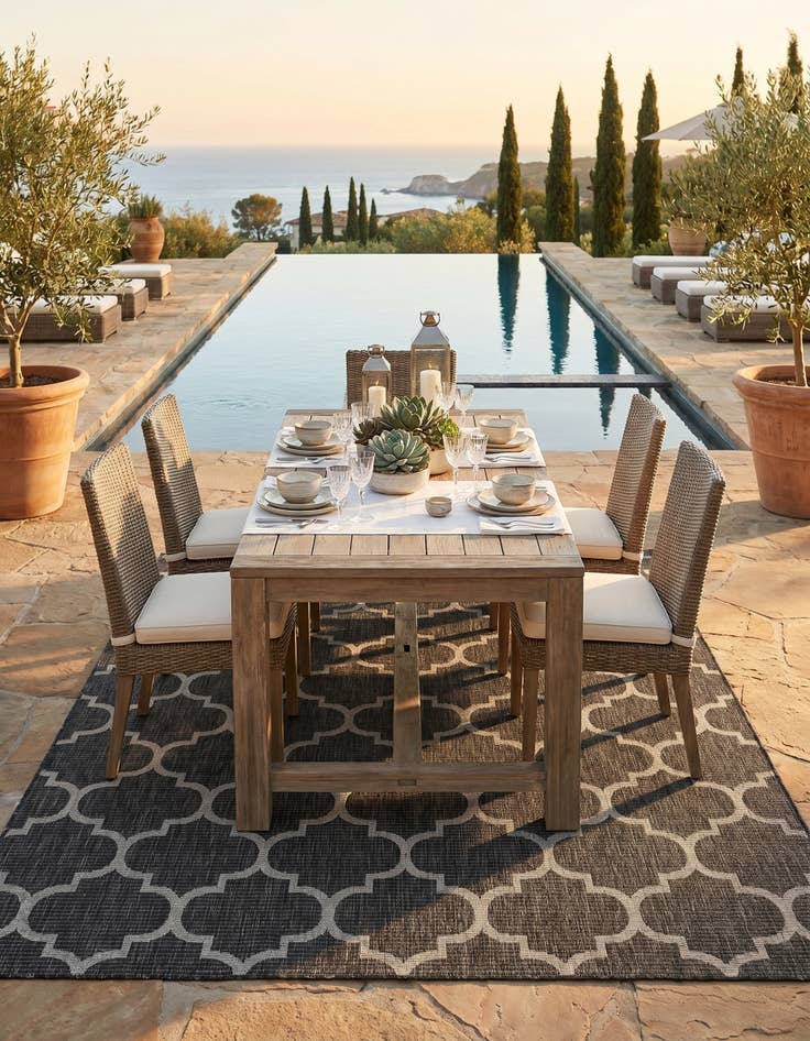 Detail image of 7' 10 x 10' Easy-Clean Trellis Indoor / Outdoor Rug